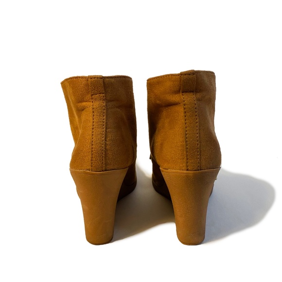 Mossimo Brown Velvet Booties - Picture 2 of 3